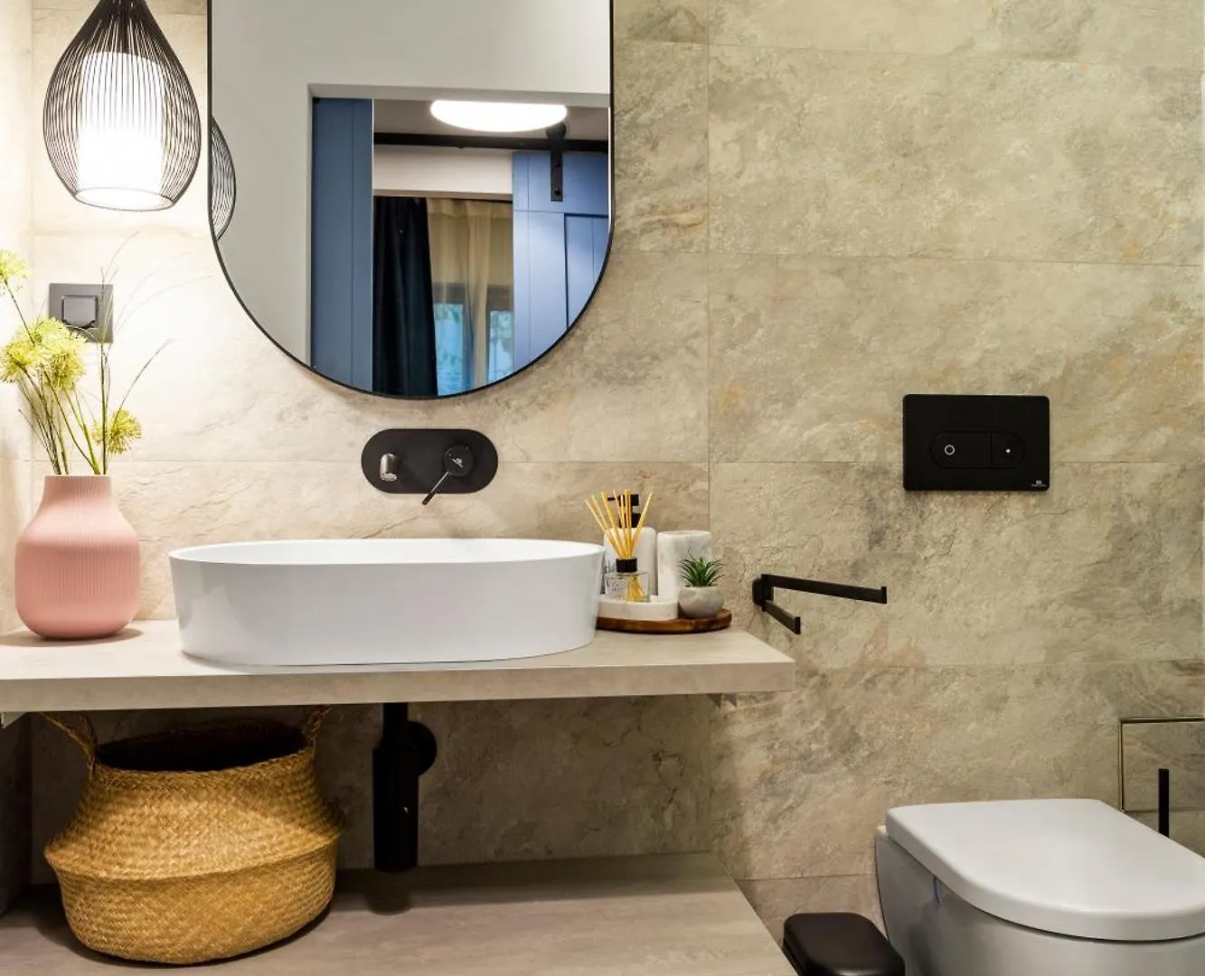 Tova Pearl - Cozy, Modern 2Br Apt, Dt, Ultracentral, Chabad Across Street, 20 Min Walk To Old Town Bükreş Daire