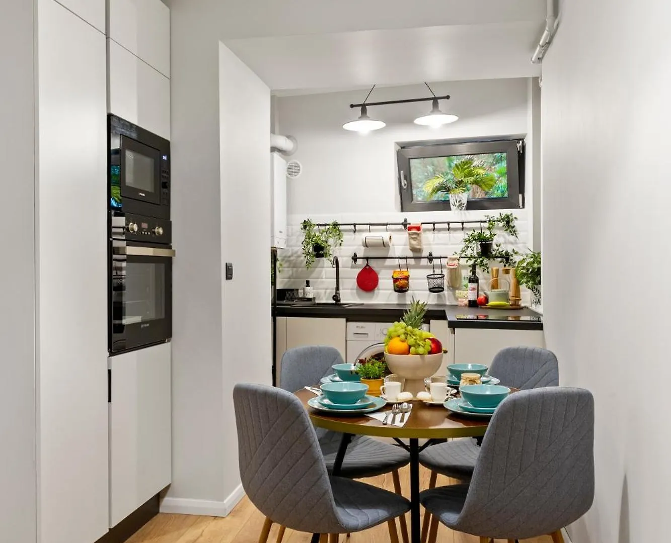 Tova Pearl - Cozy, Modern 2Br Apt, Dt, Ultracentral, Chabad Across Street, 20 Min Walk To Old Town Bükreş 0*,  Romanya