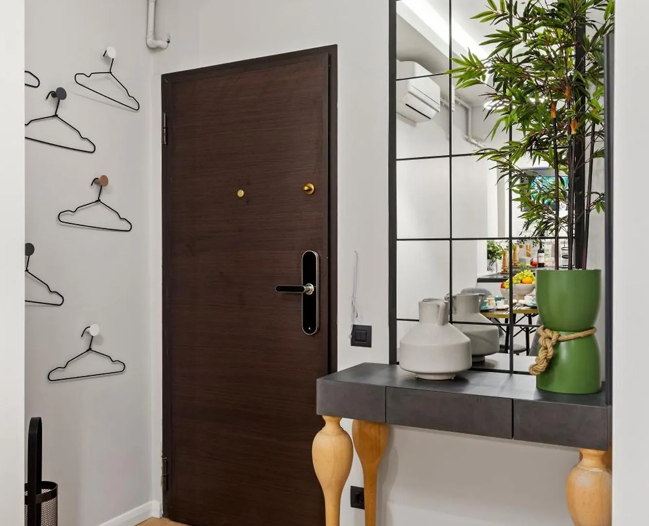 Tova Pearl - Cozy, Modern 2Br Apt, Dt, Ultracentral, Chabad Across Street, 20 Min Walk To Old Town Bükreş 0*,